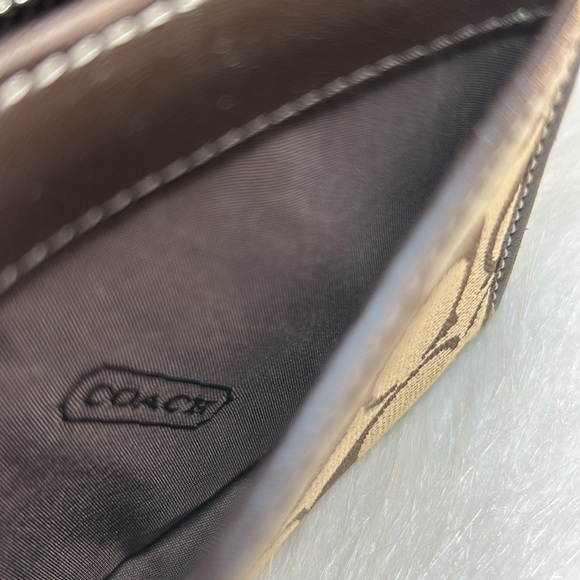 Coach Signature Wallet - Picture 6 of 8